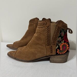 Tiara Los Angeles Topa Embroidered Ankle Bootie Open Toe Floral Boho Size 9